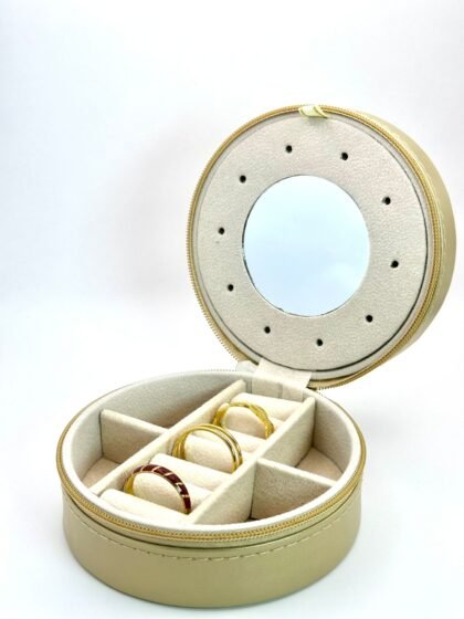 Guarda joias redondo em dourado